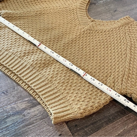 FASHION NOVA Golden Cropped Oversized V-Neck Knit Sweater Size Small - Picture 8 of 8